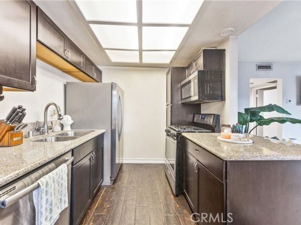 9038 Orion Avenue 107, North Hills (los Angeles) CA 91343