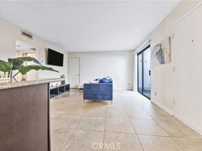 9038 Orion Avenue 107, North Hills (los Angeles) CA 91343