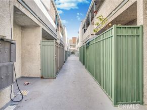 9038 Orion Avenue 107, North Hills (los Angeles) CA 91343