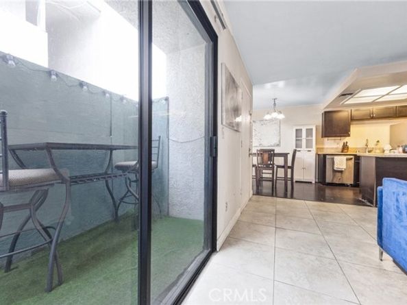 9038 Orion Avenue 107, North Hills (los Angeles) CA 91343