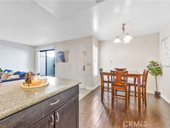 9038 Orion Avenue 107, North Hills (los Angeles) CA 91343