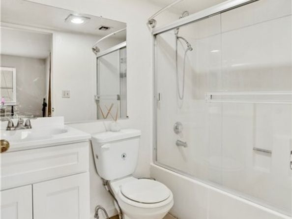 9038 Orion Avenue 107, North Hills (los Angeles) CA 91343