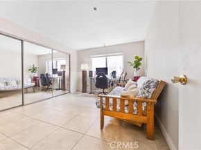 9038 Orion Avenue 107, North Hills (los Angeles) CA 91343