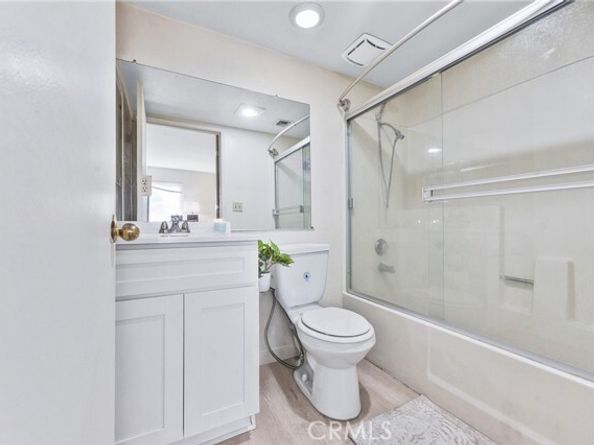 9038 Orion Avenue 107, North Hills (los Angeles) CA 91343