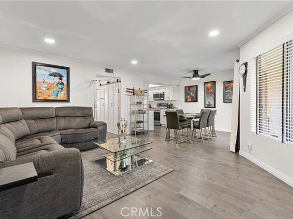 18408 Hatteras Street 49, Tarzana (los Angeles) CA 91356