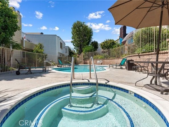 18408 Hatteras Street 49, Tarzana (los Angeles) CA 91356