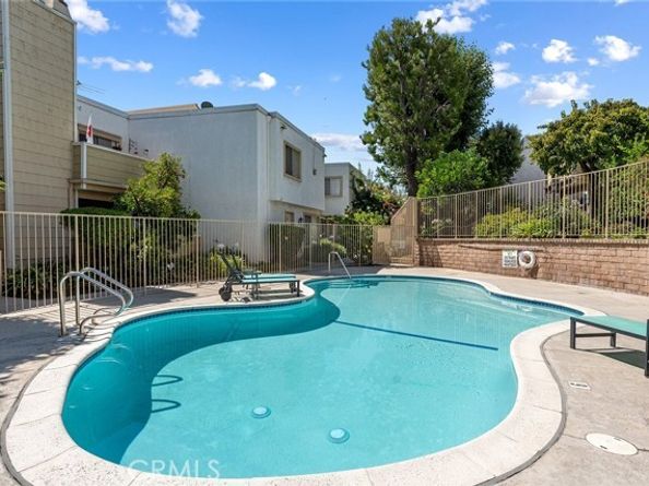 18408 Hatteras Street 49, Tarzana (los Angeles) CA 91356