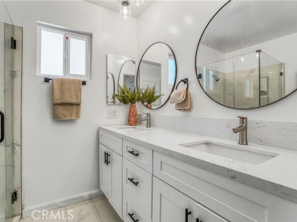 8400 Chimineas Avenue, Northridge (los Angeles) CA 91325