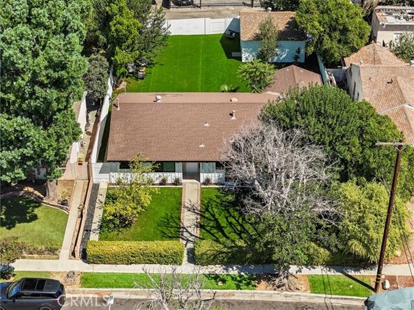8400 Chimineas Avenue, Northridge (los Angeles) CA 91325