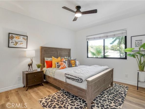 8400 Chimineas Avenue, Northridge (los Angeles) CA 91325