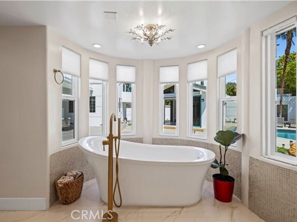 8944 Enfield, Northridge (los Angeles) CA 91325