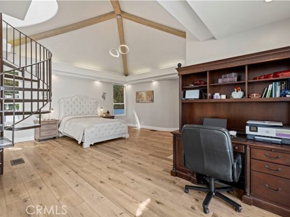 8944 Enfield, Northridge (los Angeles) CA 91325