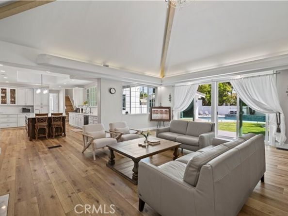 8944 Enfield, Northridge (los Angeles) CA 91325