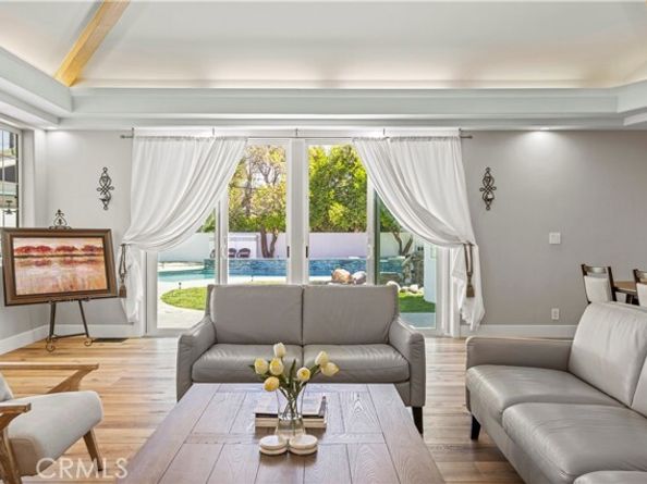8944 Enfield, Northridge (los Angeles) CA 91325