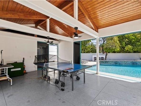 8944 Enfield, Northridge (los Angeles) CA 91325