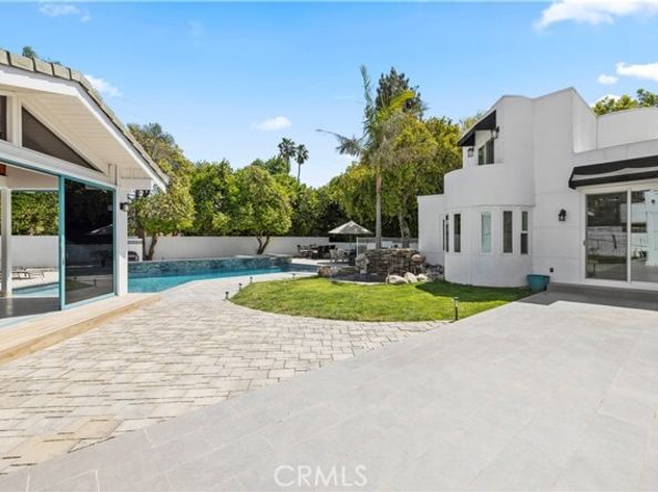 8944 Enfield, Northridge (los Angeles) CA 91325