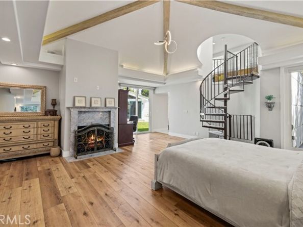 8944 Enfield, Northridge (los Angeles) CA 91325