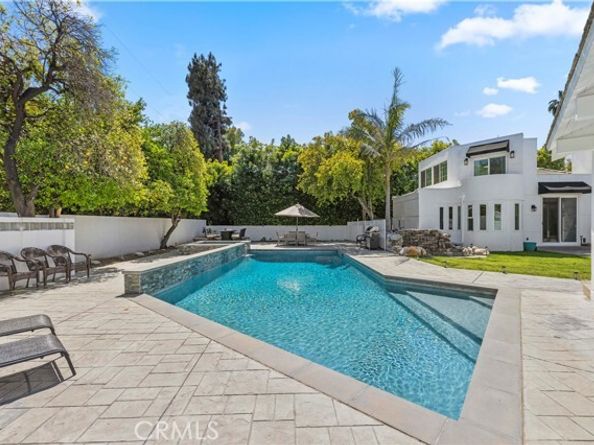 8944 Enfield, Northridge (los Angeles) CA 91325