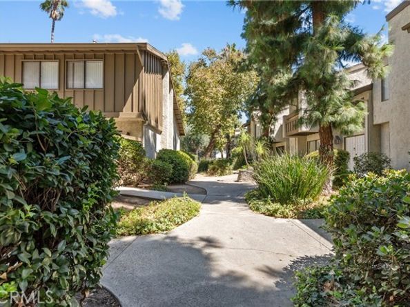 16255 Devonshire Street 31, Granada Hills (los Angeles) CA 91344