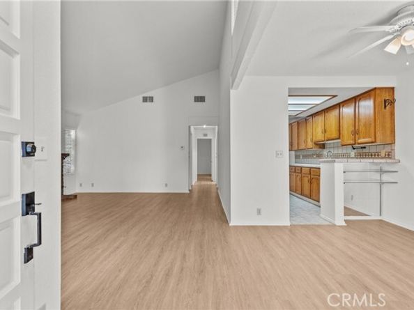 16255 Devonshire Street 31, Granada Hills (los Angeles) CA 91344