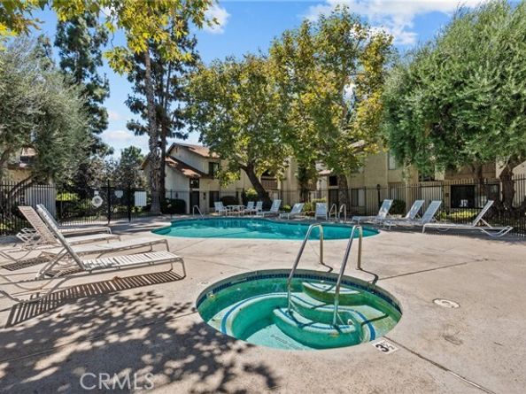 16255 Devonshire Street 31, Granada Hills (los Angeles) CA 91344