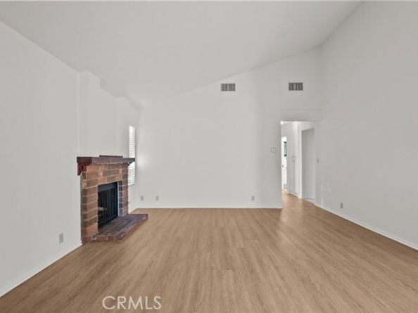 16255 Devonshire Street 31, Granada Hills (los Angeles) CA 91344