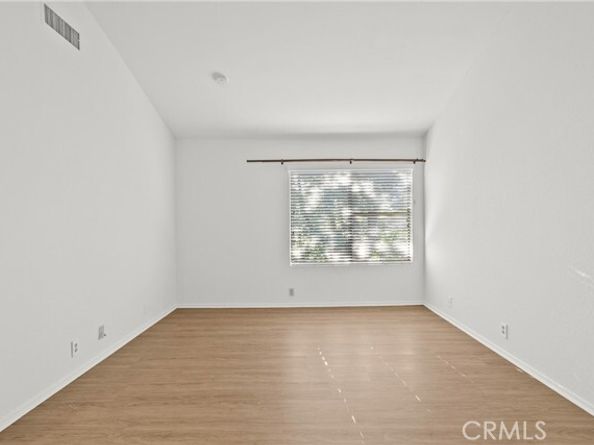 16255 Devonshire Street 31, Granada Hills (los Angeles) CA 91344