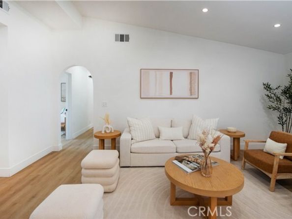 9355 Ruffner Avenue, Northridge (los Angeles) CA 91343