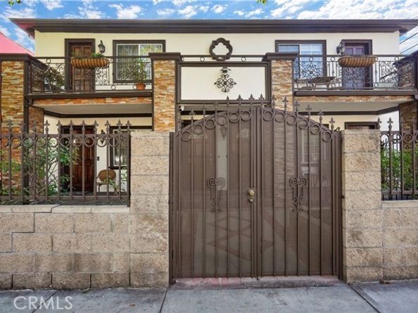 5666 Franklin Avenue, Los Angeles CA 90028