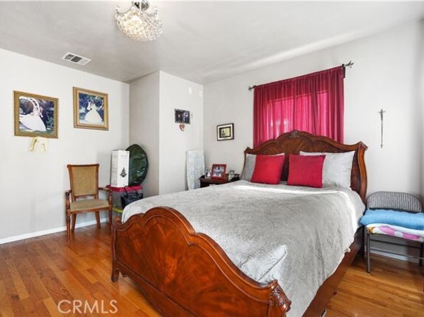 5666 Franklin Avenue, Los Angeles CA 90028