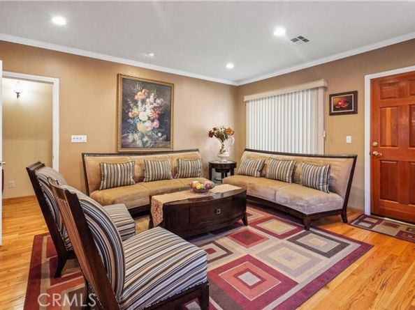 5666 Franklin Avenue, Los Angeles CA 90028