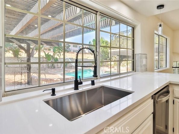 20591 Celtic Street, Chatsworth (los Angeles) CA 91311