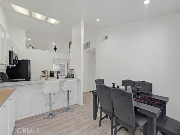 11350 Foothill Boulevard 15, Sylmar (los Angeles) CA 91342