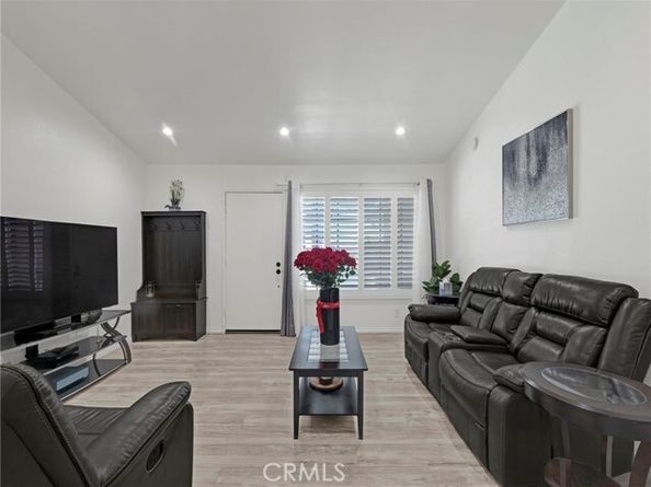 11350 Foothill Boulevard 15, Sylmar (los Angeles) CA 91342