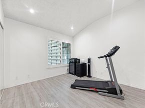 11350 Foothill Boulevard 15, Sylmar (los Angeles) CA 91342