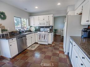 11930 Edgecliff Avenue, Sylmar (los Angeles) CA 91342