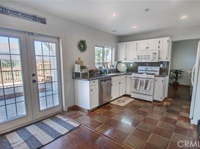 11930 Edgecliff Avenue, Sylmar (los Angeles) CA 91342