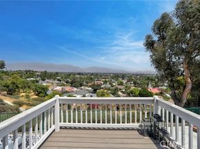 11930 Edgecliff Avenue, Sylmar (los Angeles) CA 91342