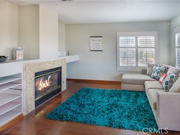 11930 Edgecliff Avenue, Sylmar (los Angeles) CA 91342