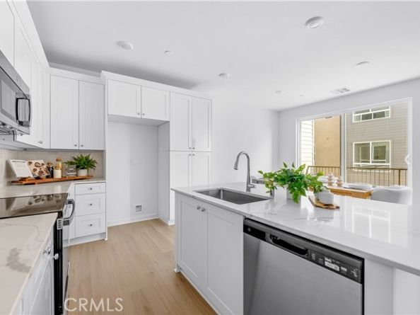 9423 N Sepulveda Blvd. 3, North Hills (los Angeles) CA 91343