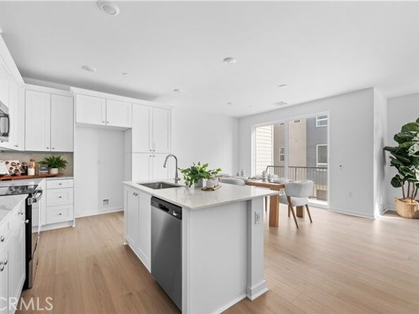 9423 N Sepulveda Blvd. 3, North Hills (los Angeles) CA 91343