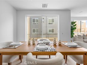 9423 N Sepulveda Blvd. 3, North Hills (los Angeles) CA 91343