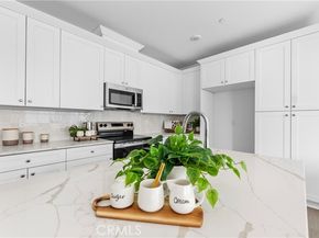 9423 N Sepulveda Blvd. 3, North Hills (los Angeles) CA 91343