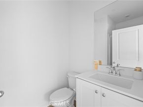 9423 N Sepulveda Blvd. 3, North Hills (los Angeles) CA 91343