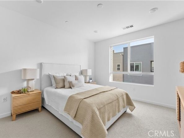 9423 N Sepulveda Blvd. 3, North Hills (los Angeles) CA 91343