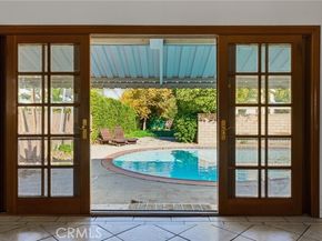 22727 Collins, Woodland Hills (los Angeles) CA 91367