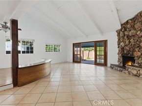 22727 Collins, Woodland Hills (los Angeles) CA 91367