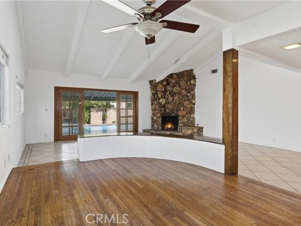 22727 Collins, Woodland Hills (los Angeles) CA 91367