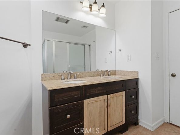 22727 Collins, Woodland Hills (los Angeles) CA 91367