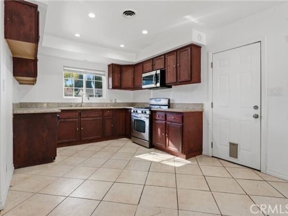 22727 Collins, Woodland Hills (los Angeles) CA 91367